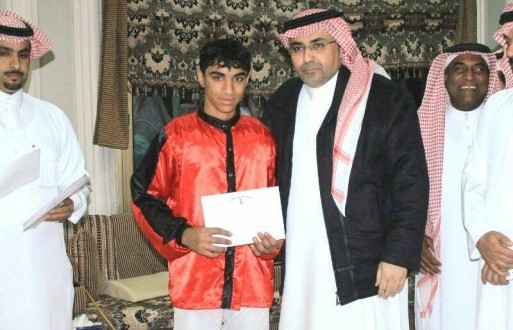 الأمير عبدالعزيز بن سعد يُكرِّم الخيالة السعوديين المتمرنين في الأحساء